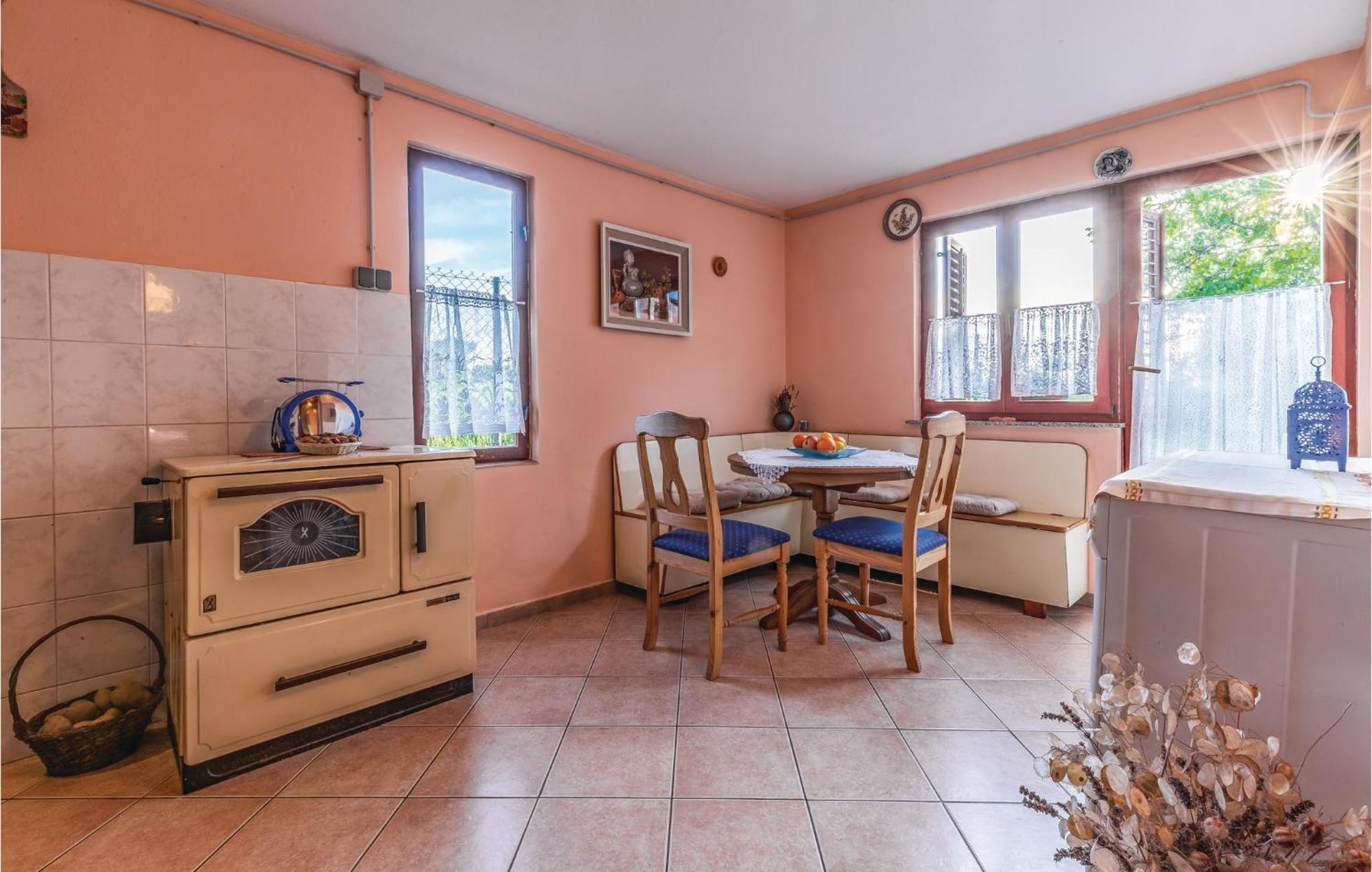 1 Bedroom Pet Friendly Home In Šišan Extérieur photo