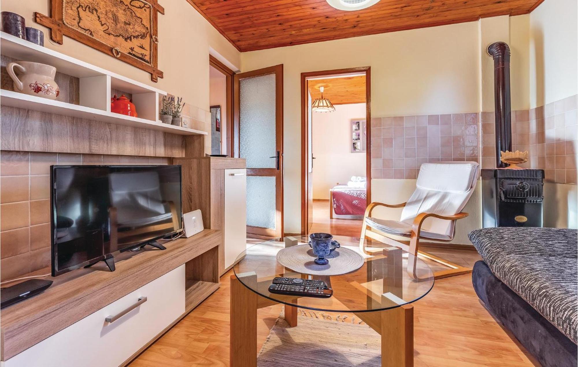 1 Bedroom Pet Friendly Home In Šišan Extérieur photo