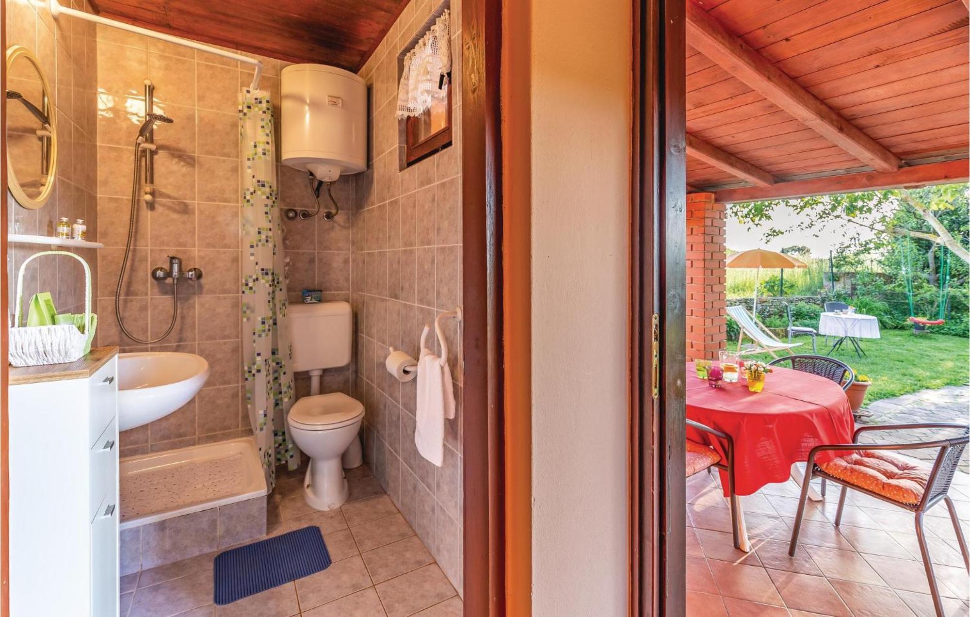1 Bedroom Pet Friendly Home In Šišan Extérieur photo